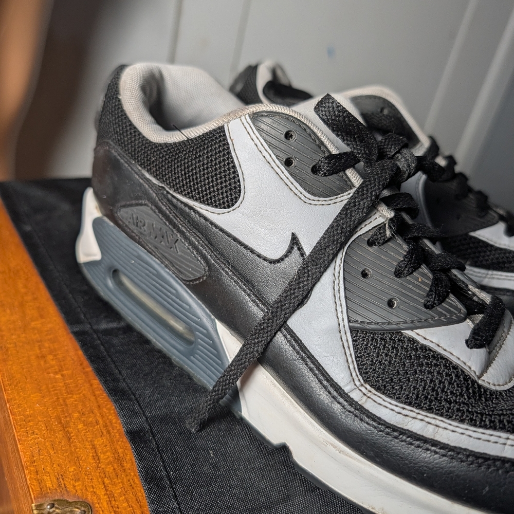 Nike Air Max 90 Essential Wolf Grey Black Shoe Sneakers Men Size 12 US